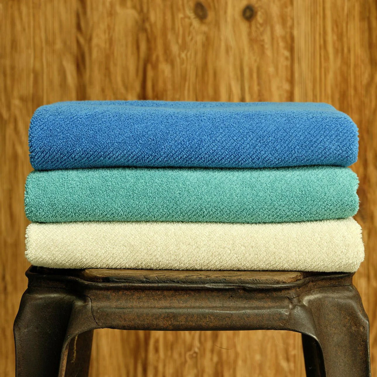 Luxusní ručník v barvě slonové kosti s keprovou vazbou Twill Abyss Habidecor Waterfall Bathrooms