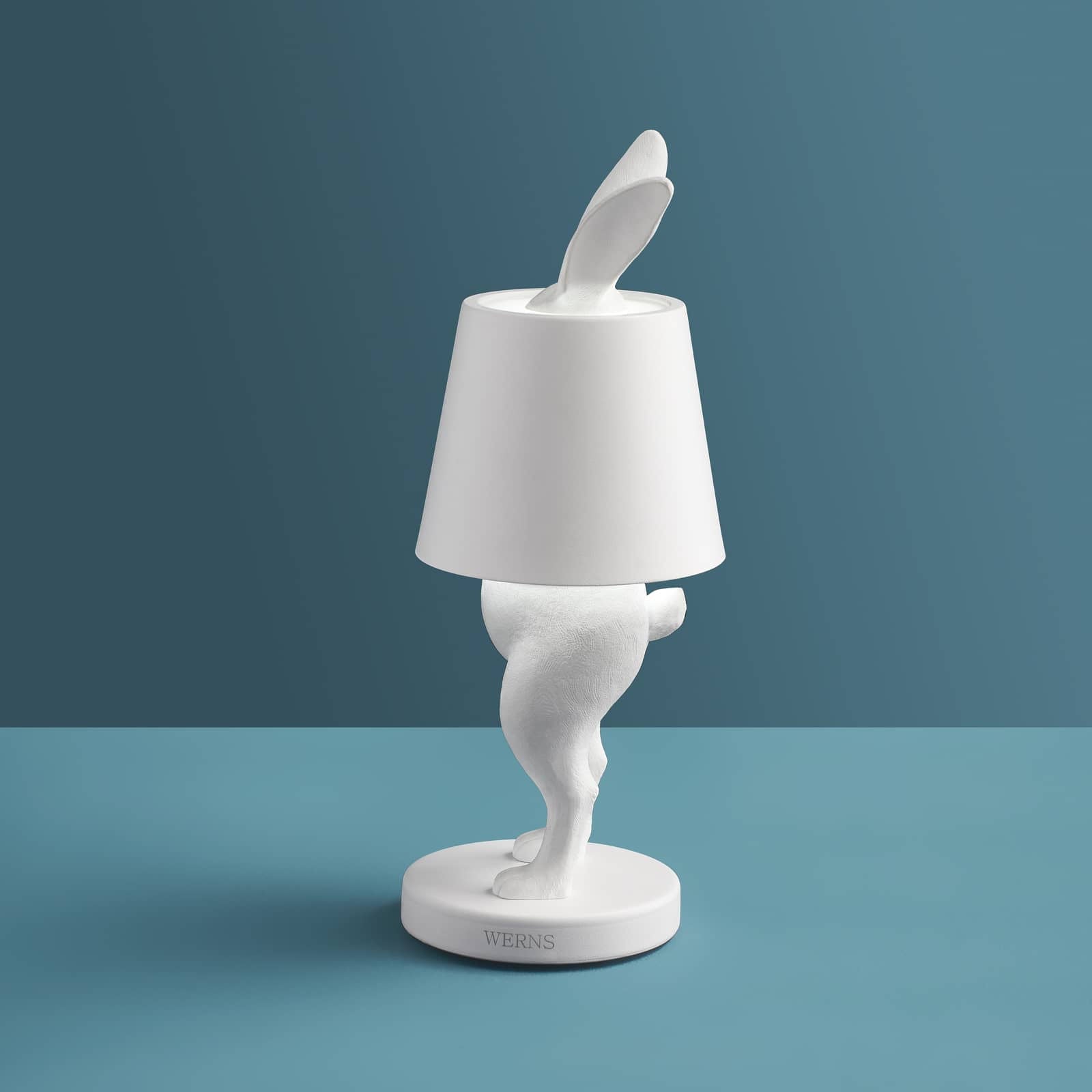 Bezdrátová stolní LED lampa Hiding Rabbit z kvalitního polyresinu v matně bílém provedení od prestižní značky WERNS - Waterfall Bathrooms