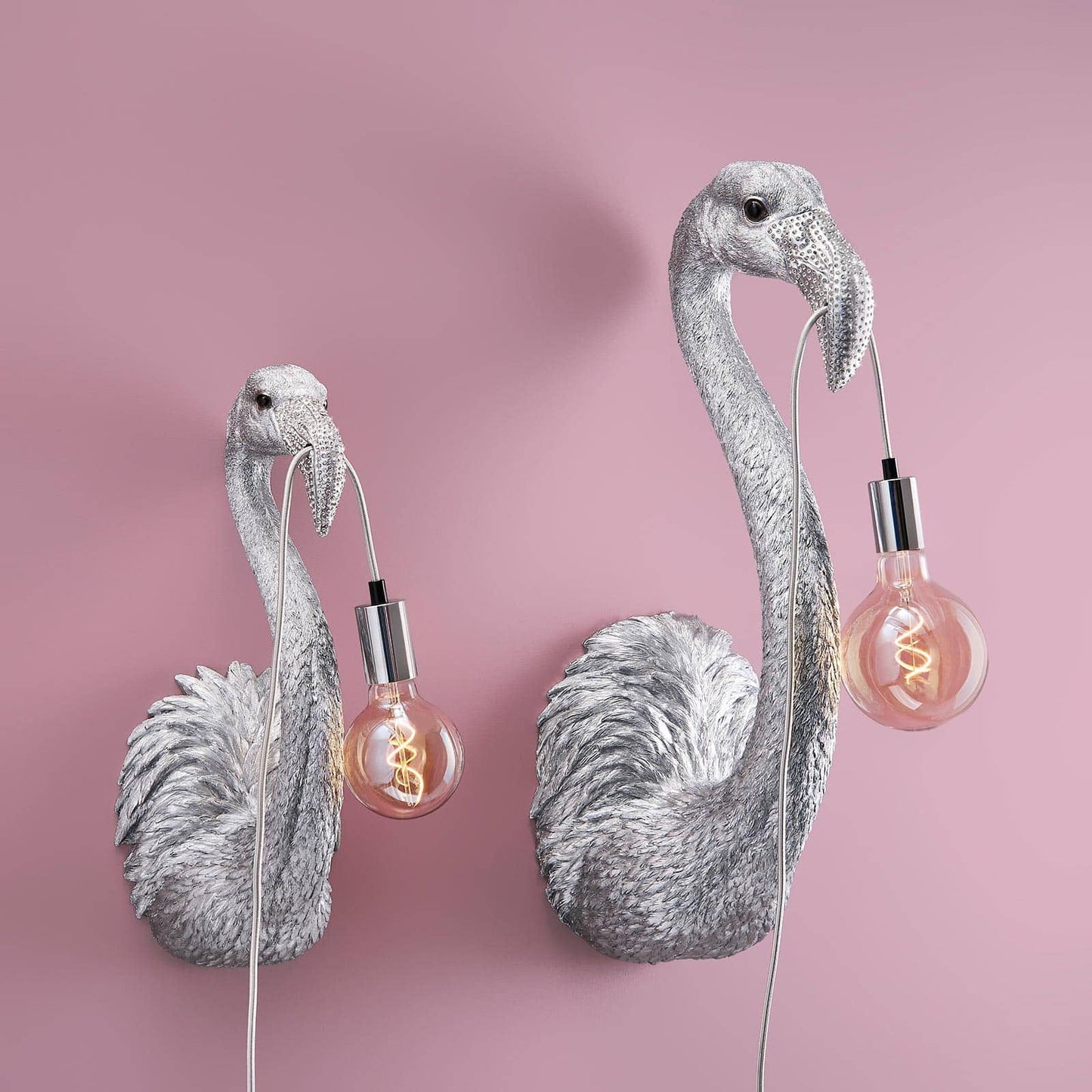 Luxusní stříbrná designová nástěnná lampa Flamingo Tiffany dodá vašemu interiéru osobitý styl a elegantní atmosféru - Waterfall Bathrooms