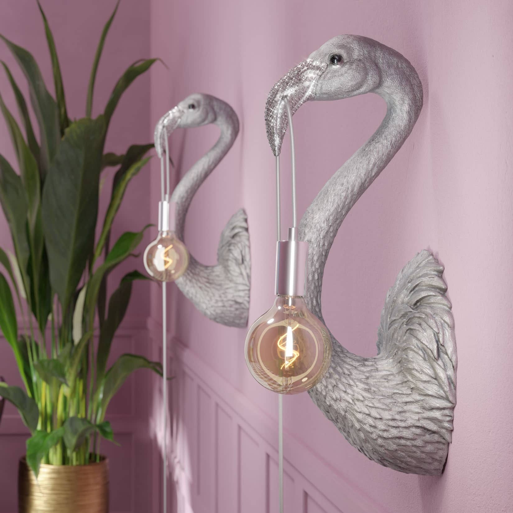 Luxusní designová stříbrná nástěnná lampa Plameňák Tiffany (Malá) dodá vašemu interiéru osobitý styl a elegantní světlo - Waterfall Bathrooms