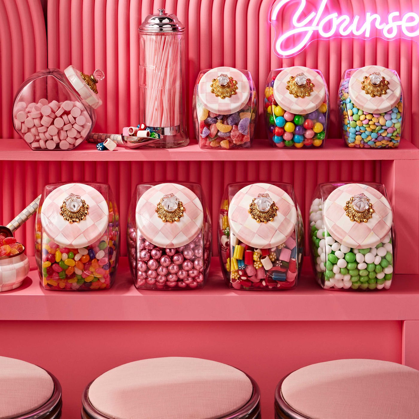 MacKenzie-Childs Dóza na sušenky s víkem Rosy Check, sklo, smalt, růžový vzor, 2.27 L, Waterfall Bathrooms