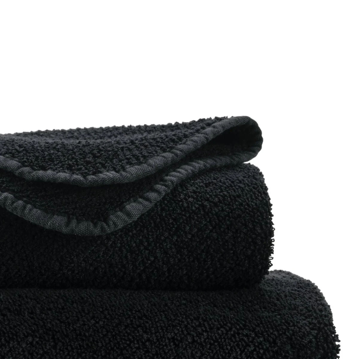 Luxusní černý ručník 990 Black ze 100% egyptské bavlny Giza 70 s texturou Twill Waterfall Bathrooms