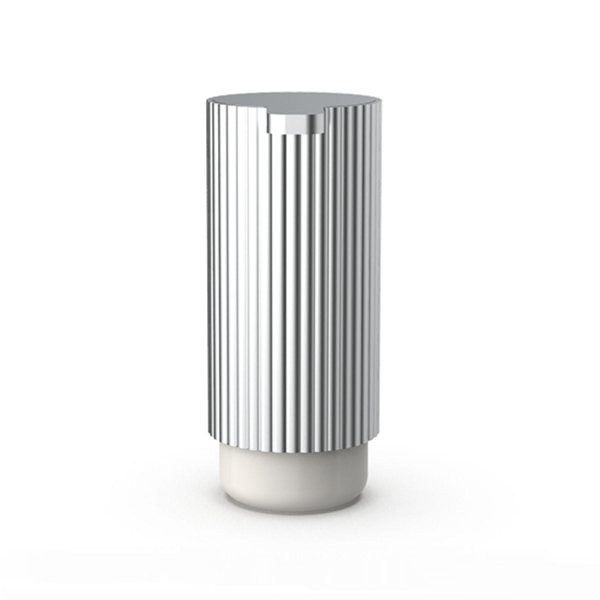 Luxusní dávkovač mýdla OF.LINE Aqua & Shell ze stříbrného drážkovaného hliníku a bílého porcelánu přináší do koupelny nadčasový design. - Waterfall Bathrooms