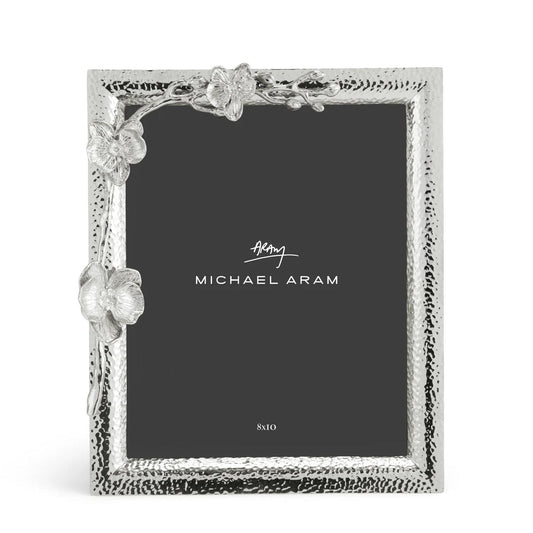Luxusní stříbrný kovový fotorámeček bílá orchidej od značky Michael Aram zaujme elegantním motivem orchideje a detailním zpracováním - Waterfall Bathrooms