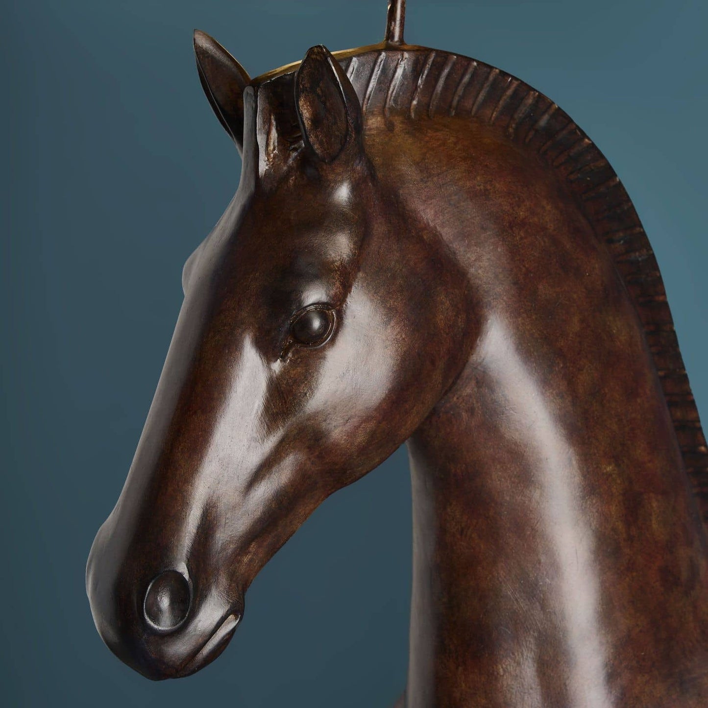 Luxusní hnědá stojací lampa Horse Amadeus s elegantním černým stínítkem je stylovým designovým doplňkem do vašeho interiéru - Waterfall Bathrooms