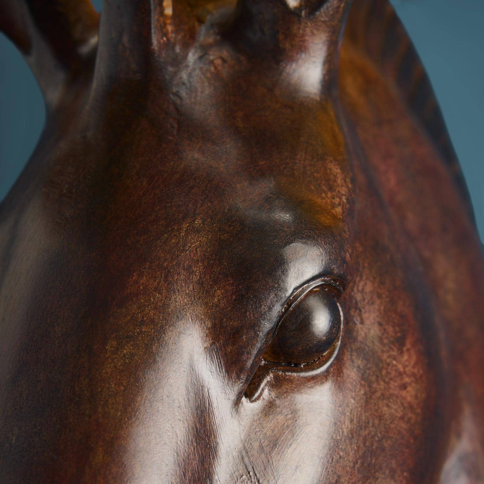 Luxusní hnědá stojací lampa Horse Amadeus s elegantním černým stínítkem je stylovým designovým doplňkem do vašeho interiéru - Waterfall Bathrooms