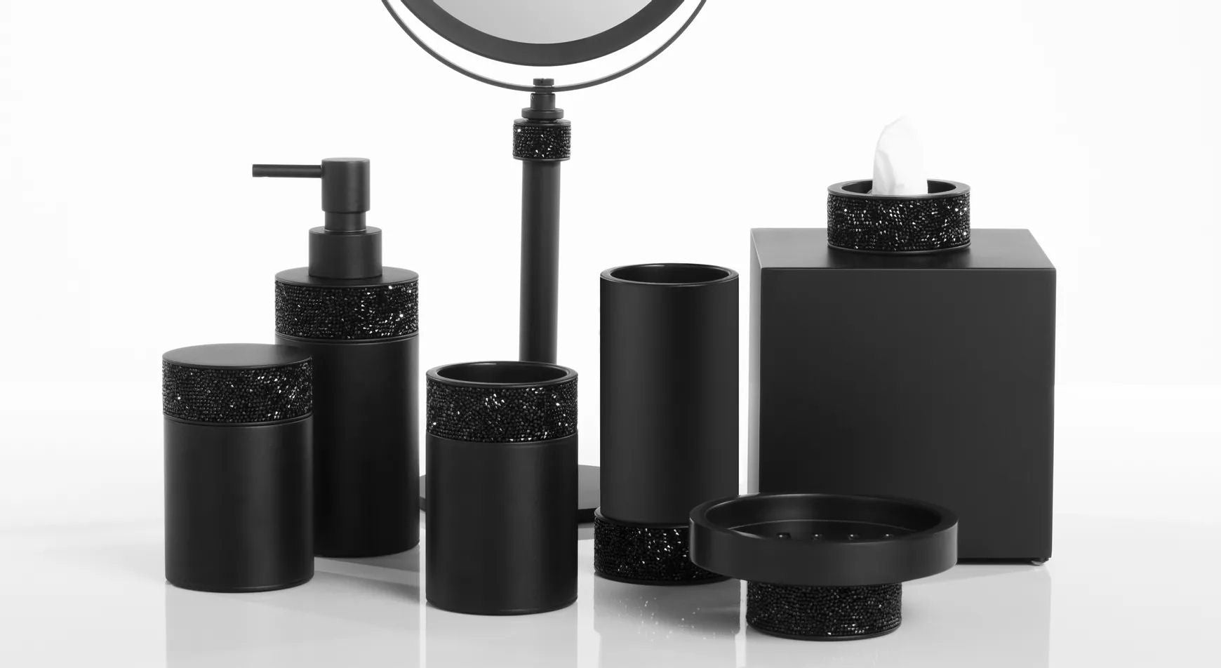 Luxusní matně černý dávkovač mýdla Decor Walther Rocks zdobený krystaly Swarovski® přináší do koupelny dokonalou eleganci - Waterfall Bathrooms