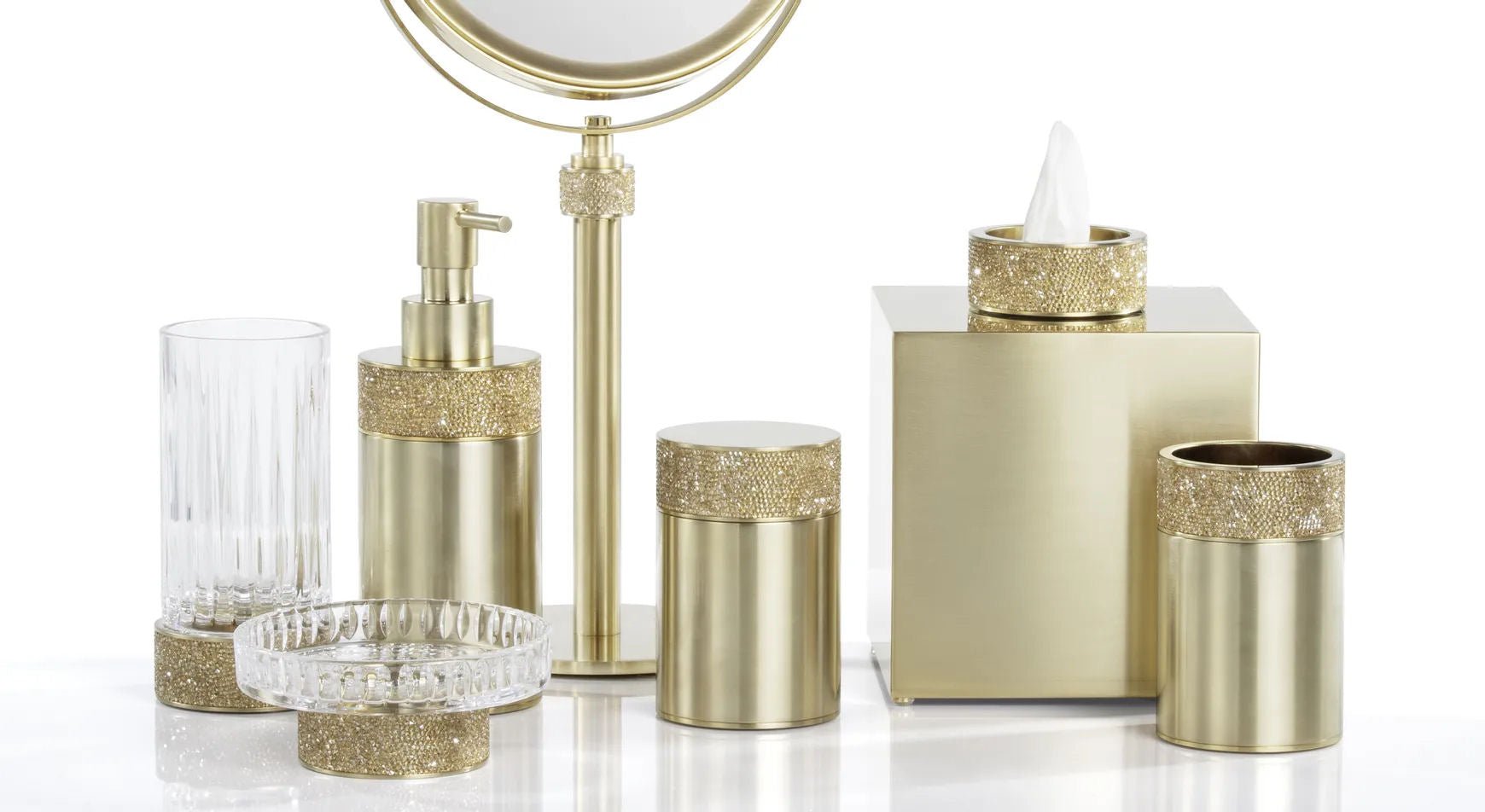 Luxusní skleněná miska na mýdlo v matně zlatém provedení zdobená krystaly Swarovski® přináší do koupelny výjimečnou eleganci - Waterfall Bathrooms