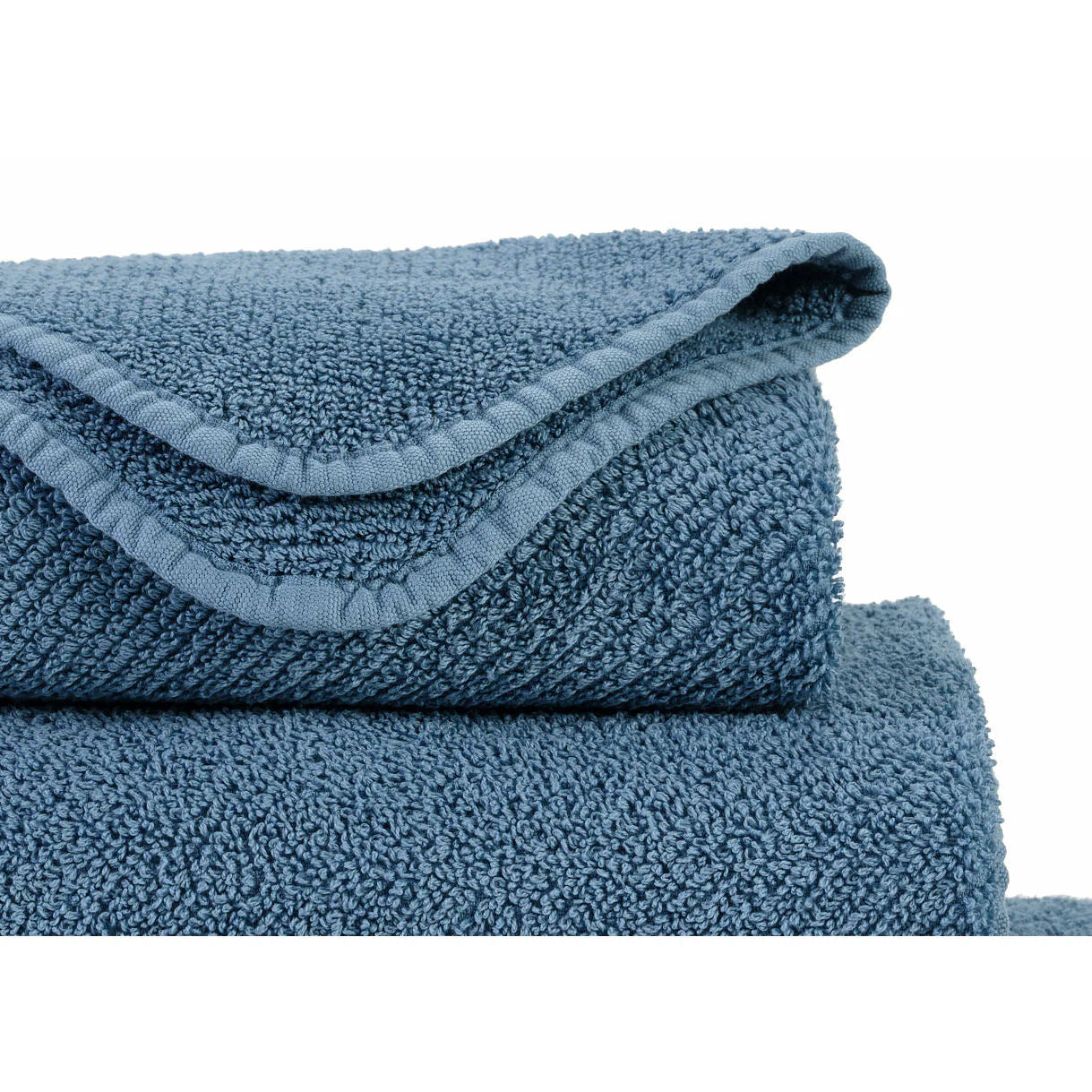 Luxusní modrý ručník 332 Cadette Blue ze 100% egyptské bavlny Giza 70 s texturou Twill Waterfall Bathrooms