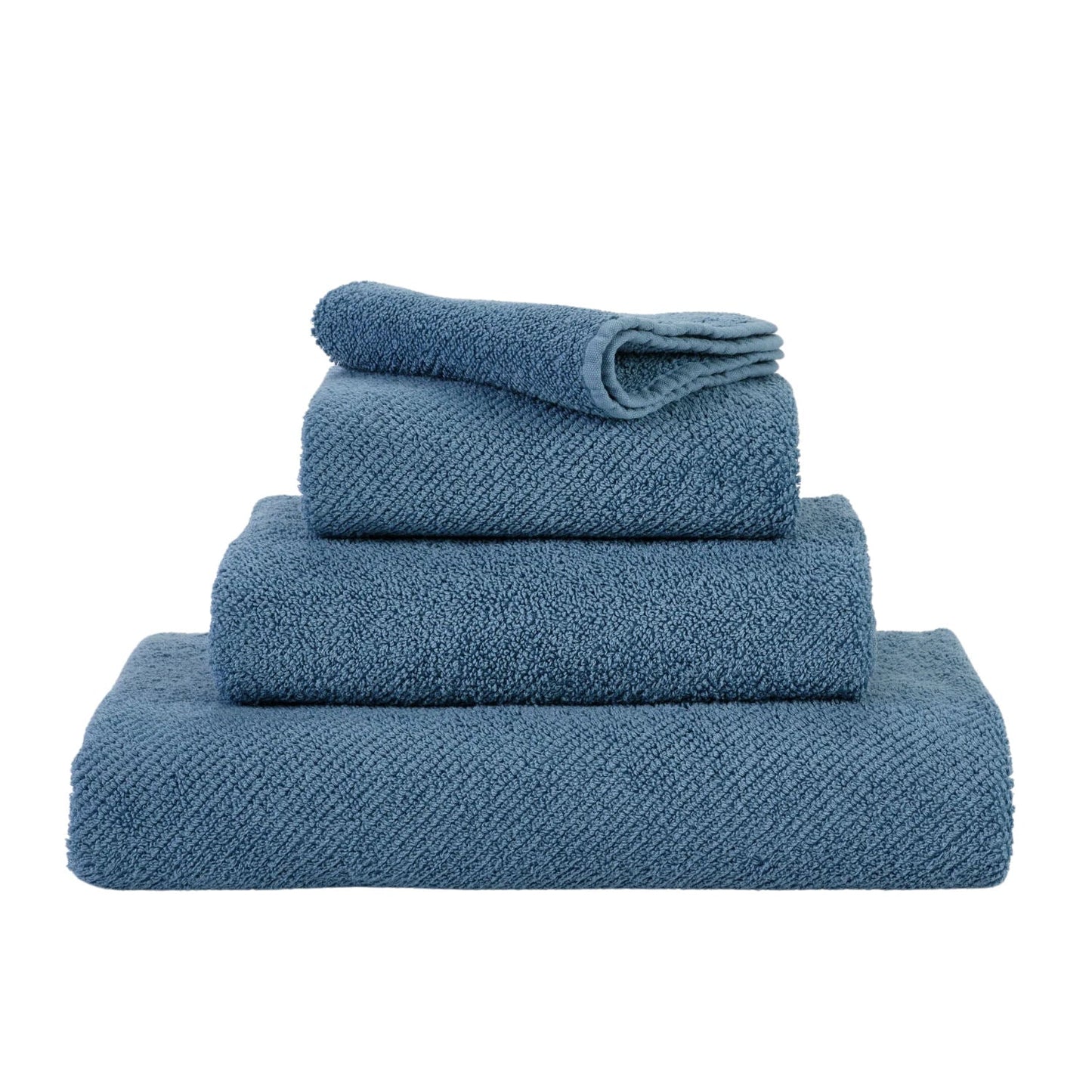 Luxusní modrý ručník 332 Cadette Blue ze 100% egyptské bavlny Giza 70 s texturou Twill Waterfall Bathrooms