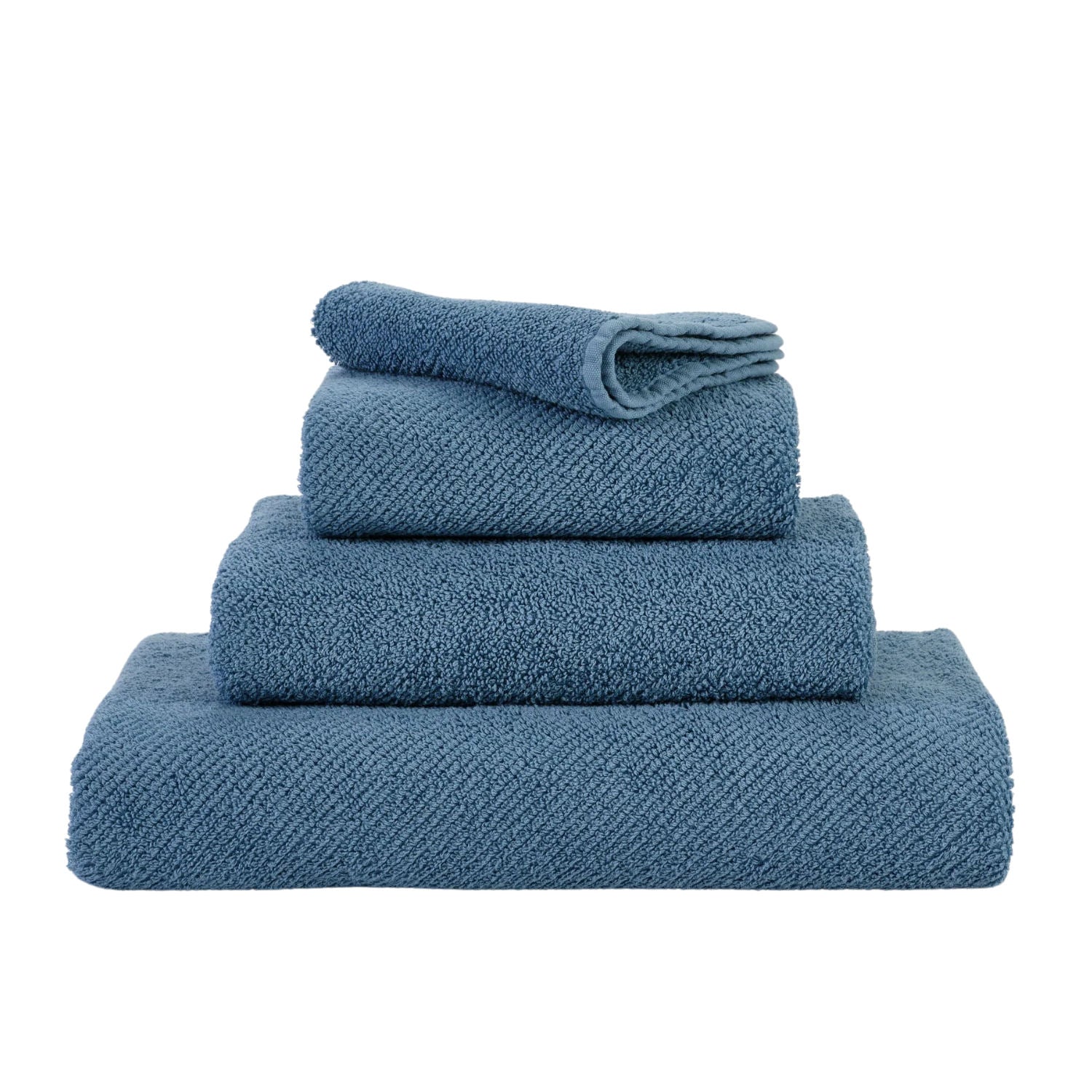 Luxusní modrý ručník 332 Cadette Blue ze 100% egyptské bavlny Giza 70 s texturou Twill Waterfall Bathrooms