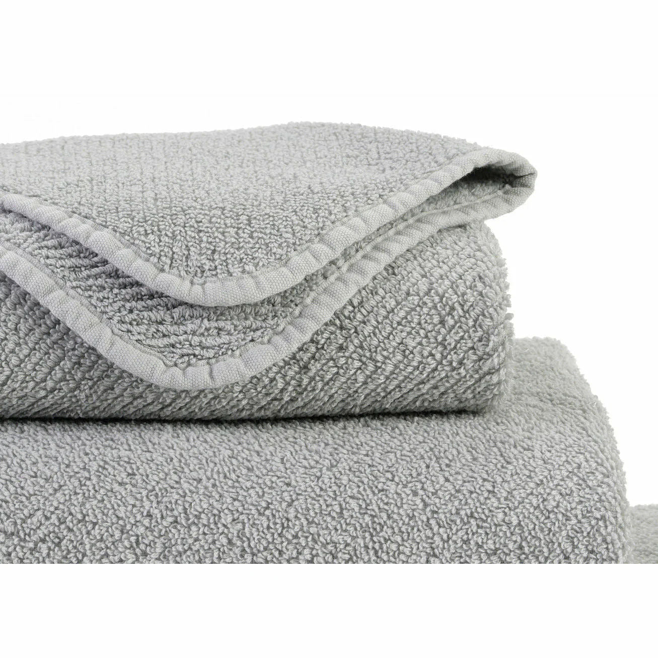 Luxusní platinově šedý ručník 992 Platinum ze 100% egyptské bavlny Giza 70 s texturou Twill Waterfall Bathrooms