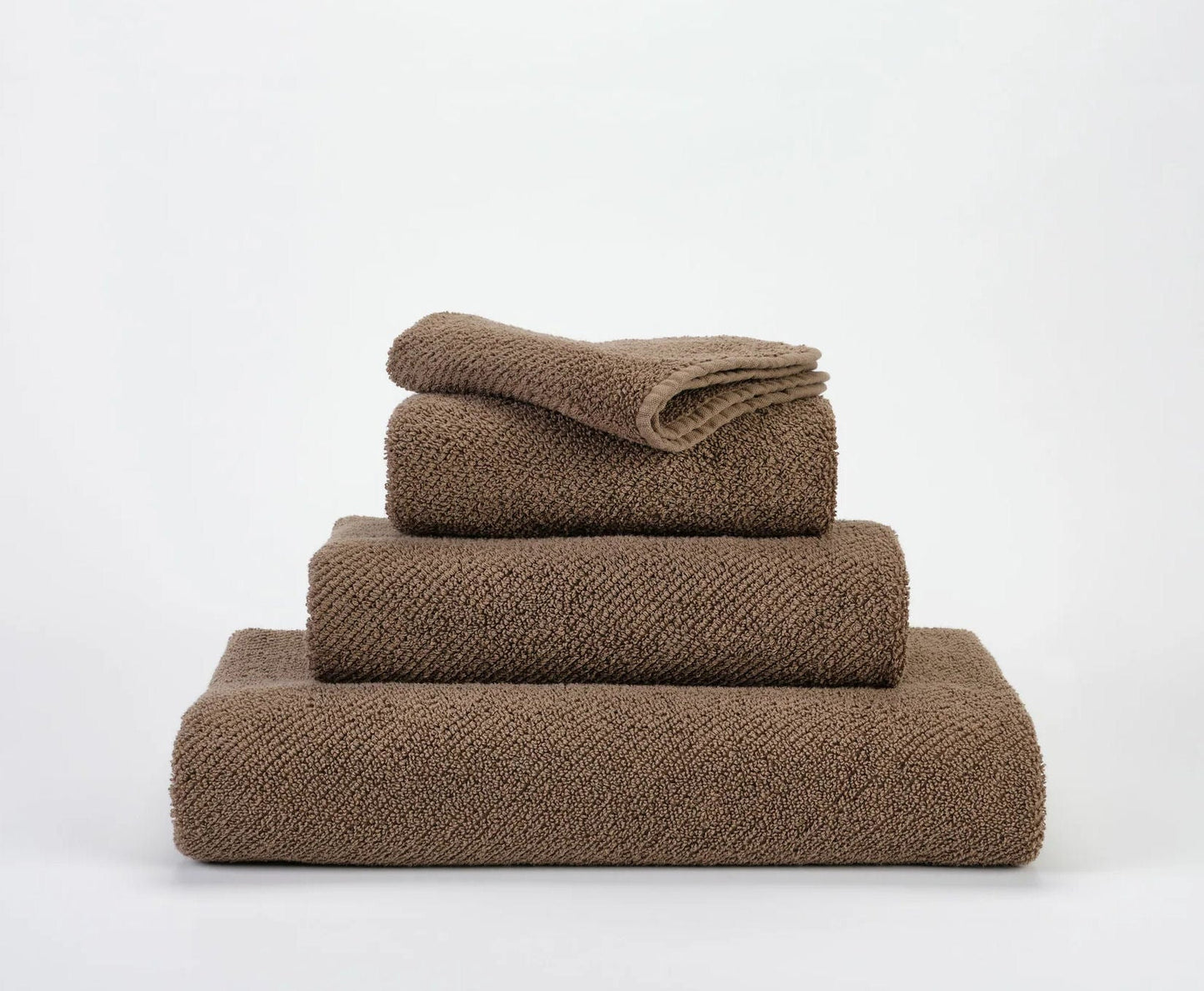 Luxusní hnědý ručník 771 Funghi ze 100% egyptské bavlny Giza 70 s texturou Twill Waterfall Bathrooms