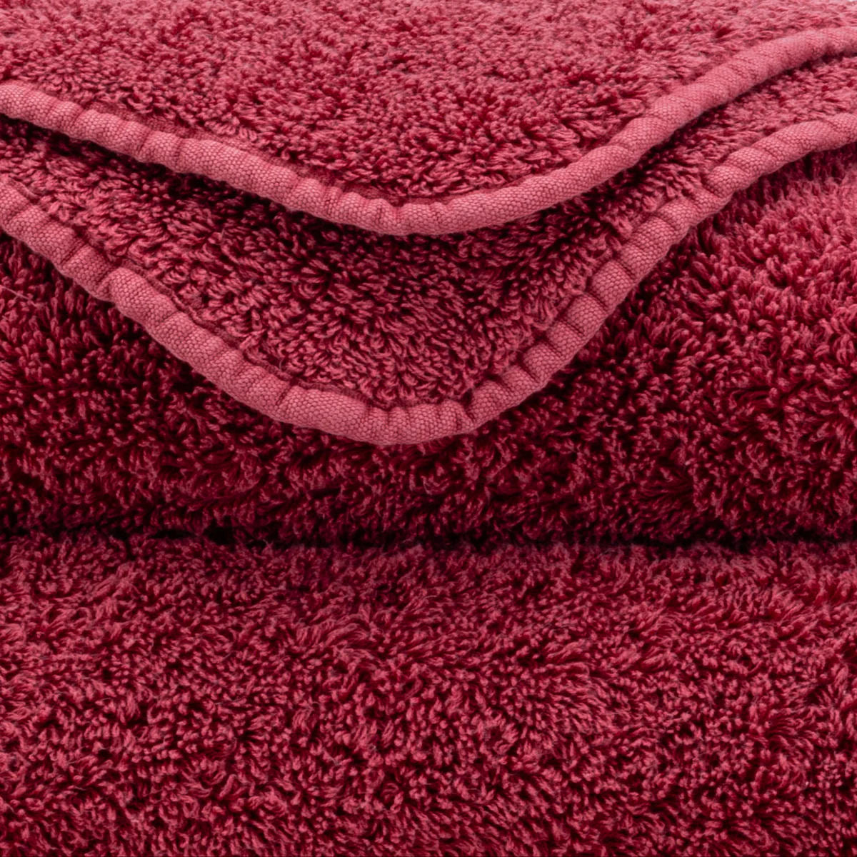 Luxusní vínově červený froté ručník s vysokou gramáží Super Pile Abyss & Habidecor Waterfall Bathrooms