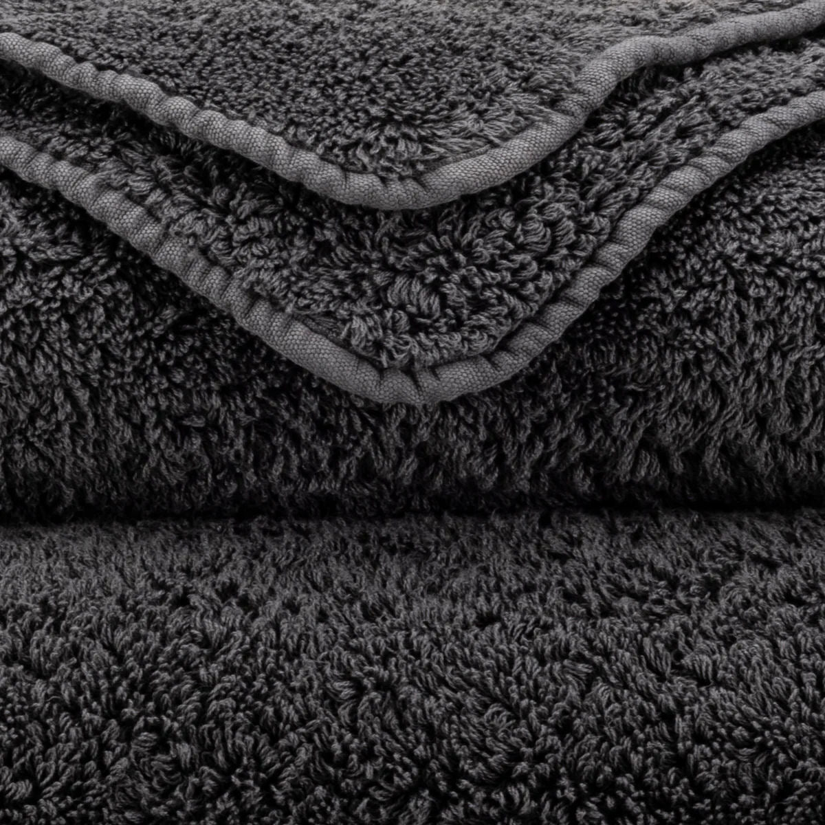Luxusní tmavě šedý froté ručník s vysokou gramáží Super Pile Abyss & Habidecor Waterfall Bathrooms