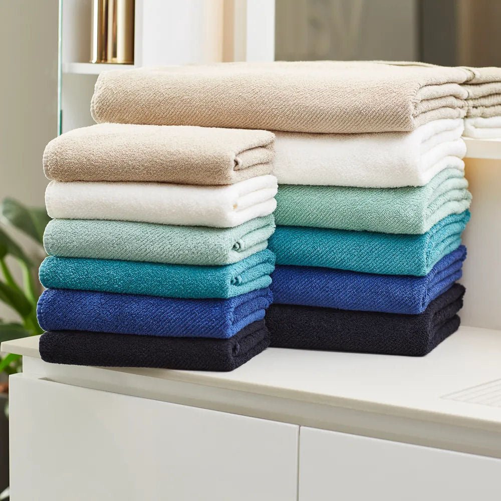 Luxusní ručník v barvě slonové kosti s keprovou vazbou Twill Abyss Habidecor Waterfall Bathrooms