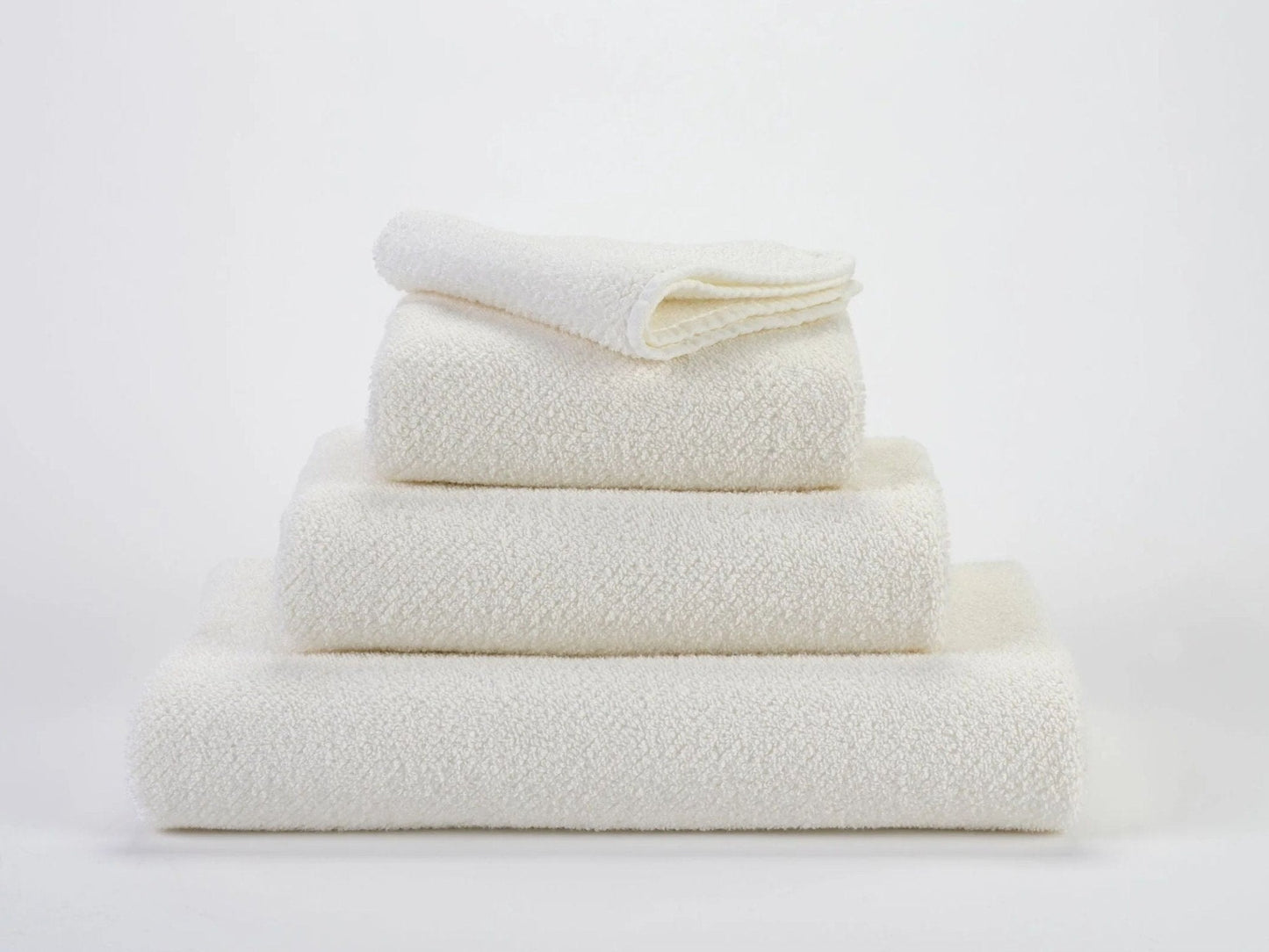 Luxusní ručník v barvě slonové kosti s keprovou vazbou Twill Abyss Habidecor Waterfall Bathrooms