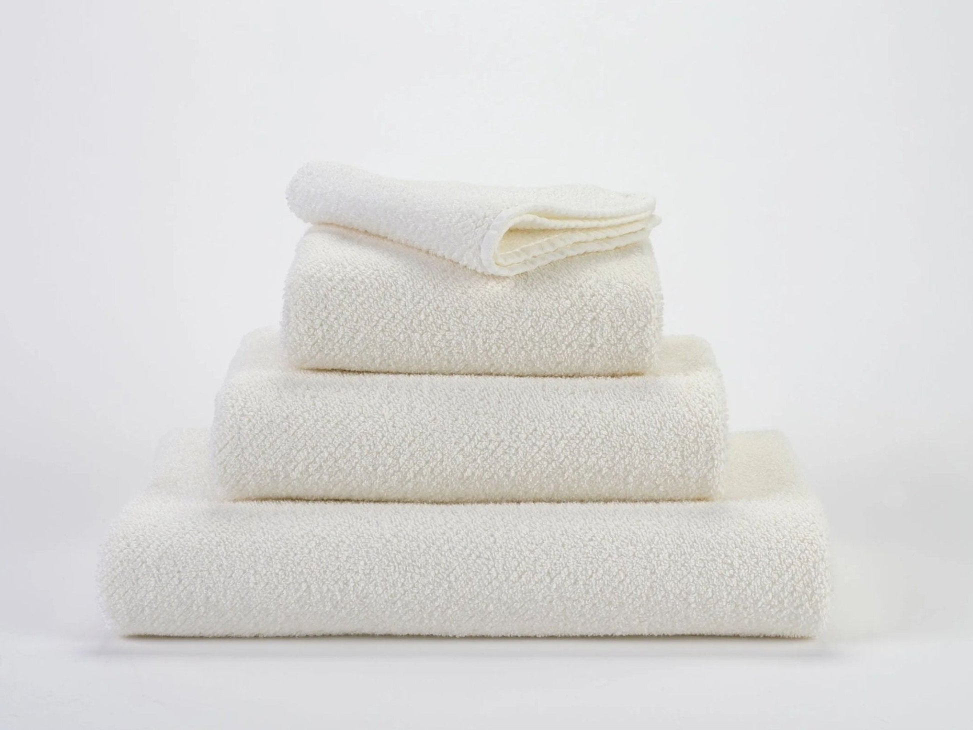 Luxusní ručník v barvě slonové kosti s keprovou vazbou Twill Abyss Habidecor Waterfall Bathrooms