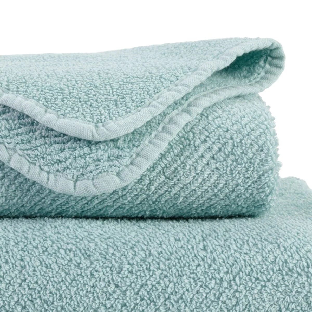 Luxusní světle modrý ručník 235 Ice ze 100% egyptské bavlny Giza 70 s texturou Twill Abyss & Habidecor Waterfall Bathrooms