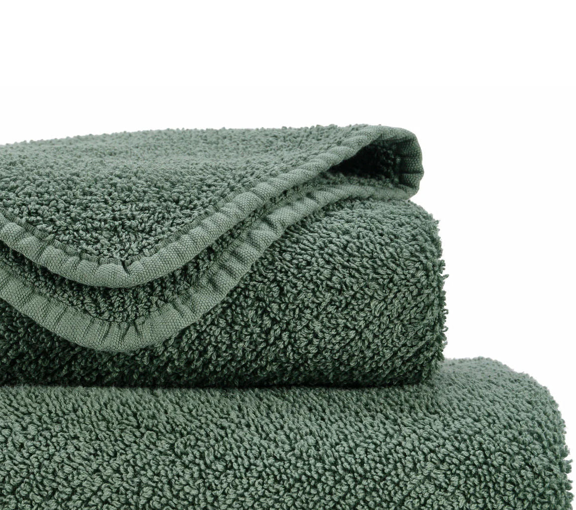 Luxusní tmavě zelený ručník 280 Evergreen ze 100% egyptské bavlny Giza 70 s texturou Twill Waterfall Bathrooms