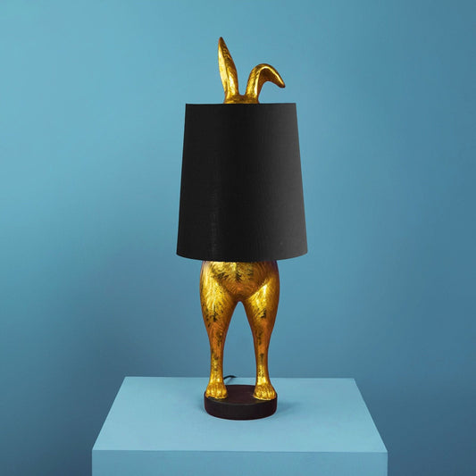 Luxusní zlatá stojací lampa Werner Voss ve tvaru králíčka Hiding Bunny s černým stínidlem Waterfall Bathrooms
