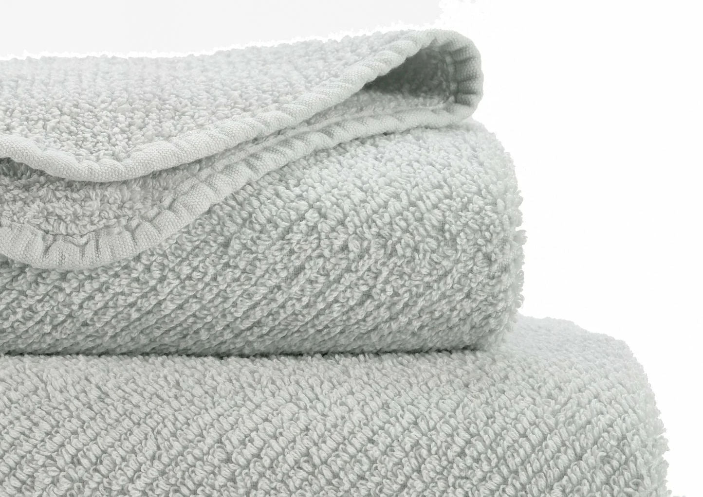 Luxusní světle šedý ručník 930 Perle ze 100% egyptské bavlny Giza 70 s texturou Twill Waterfall Bathrooms