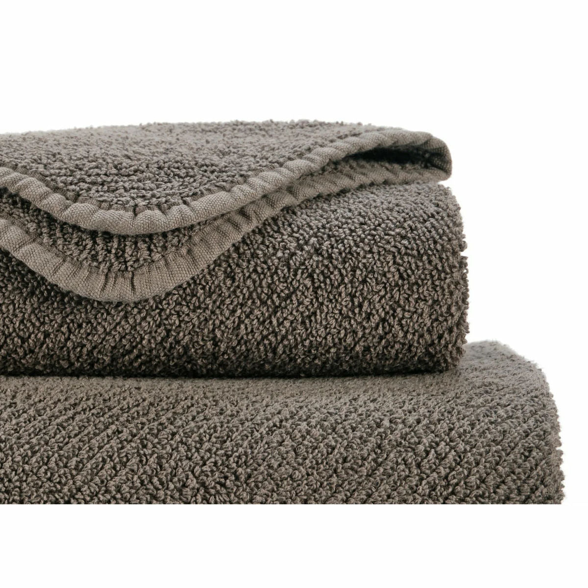 Luxusní tmavě šedý ručník 920 Gris ze 100% egyptské bavlny Giza 70 s texturou Twill Waterfall Bathrooms