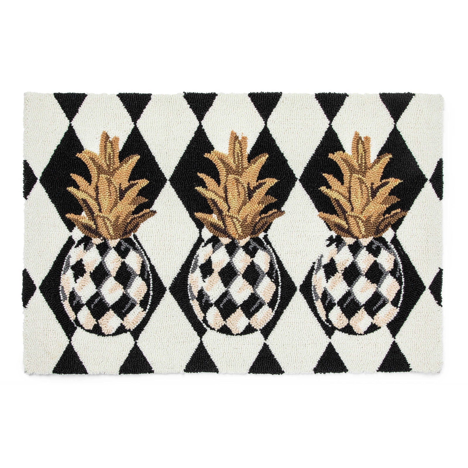 Luxusní ručně všívaný koberec MacKenzie-Childs s motivem ananasu a harlekýnským vzorem Pineapple Rug Waterfall Bathrooms