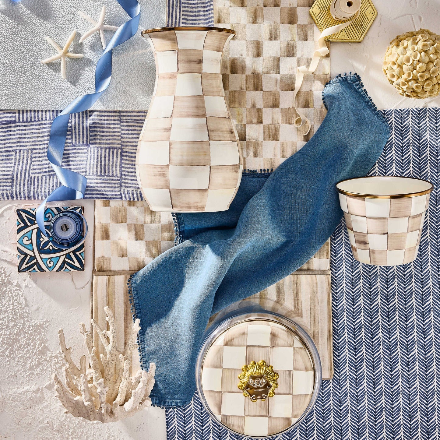 MacKenzie-Childs Malý květináč Mocha Check, smaltovaná ocel, hnědé kávové kostky, Waterfall Bathrooms