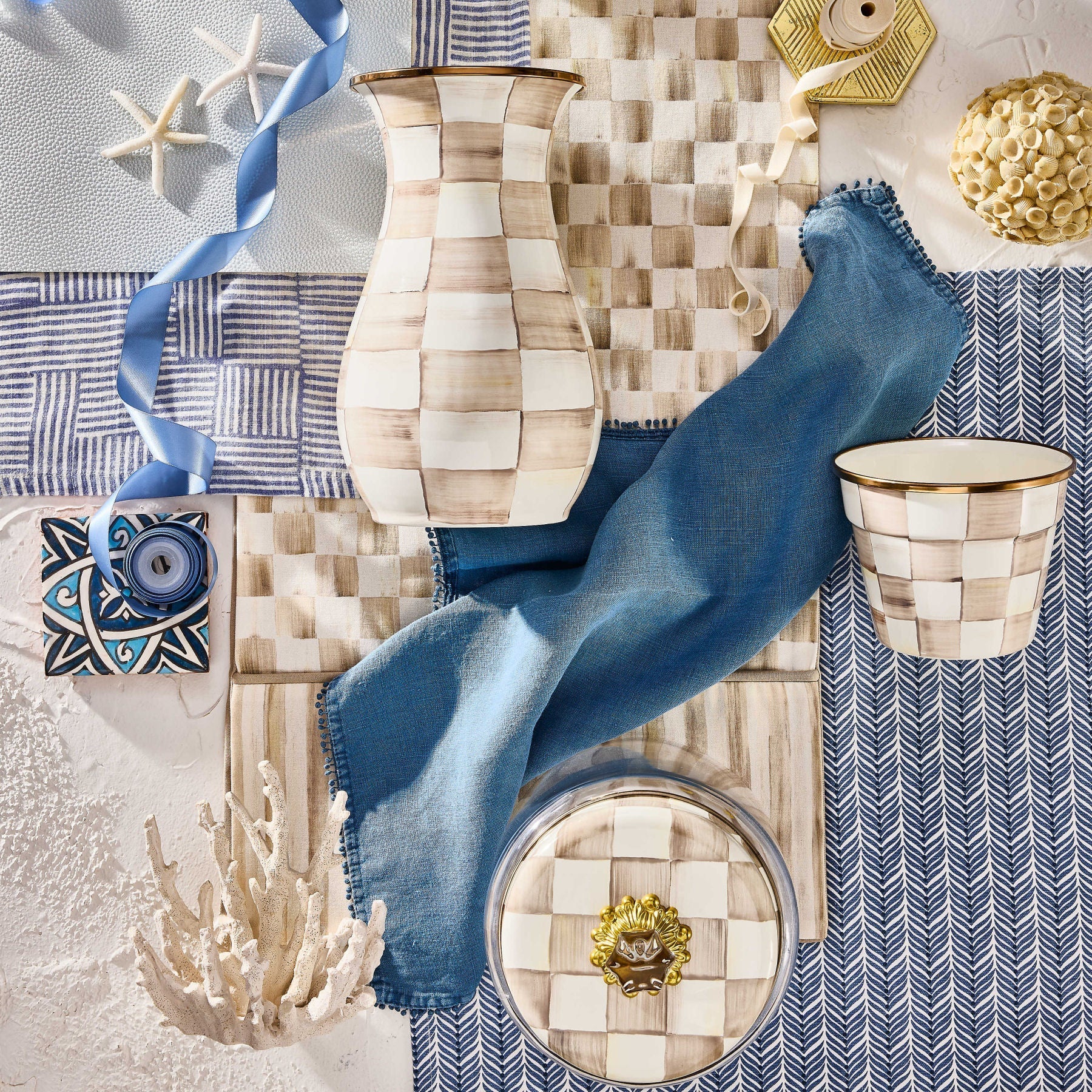 MacKenzie-Childs Malý květináč Mocha Check, smaltovaná ocel, hnědé kávové kostky, Waterfall Bathrooms