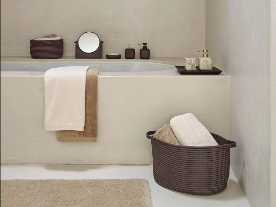 Luxusní dřevěná mýdlenka Aquanova Ebony v elegantním tmavě hnědém provedení skvěle doplní interiér každé koupelny. - Waterfall Bathrooms