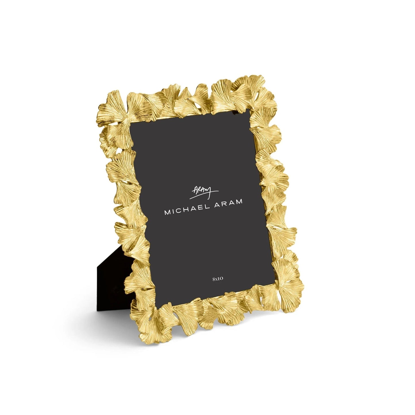 Rámeček na fotografii Golden Ginkgo od Michael Aram ze zlatě upraveného kovu, s motivem ginkgo listů, ve velikostech pro foto 20x25 cm a 13x18 cm, Waterfall Bathrooms.
