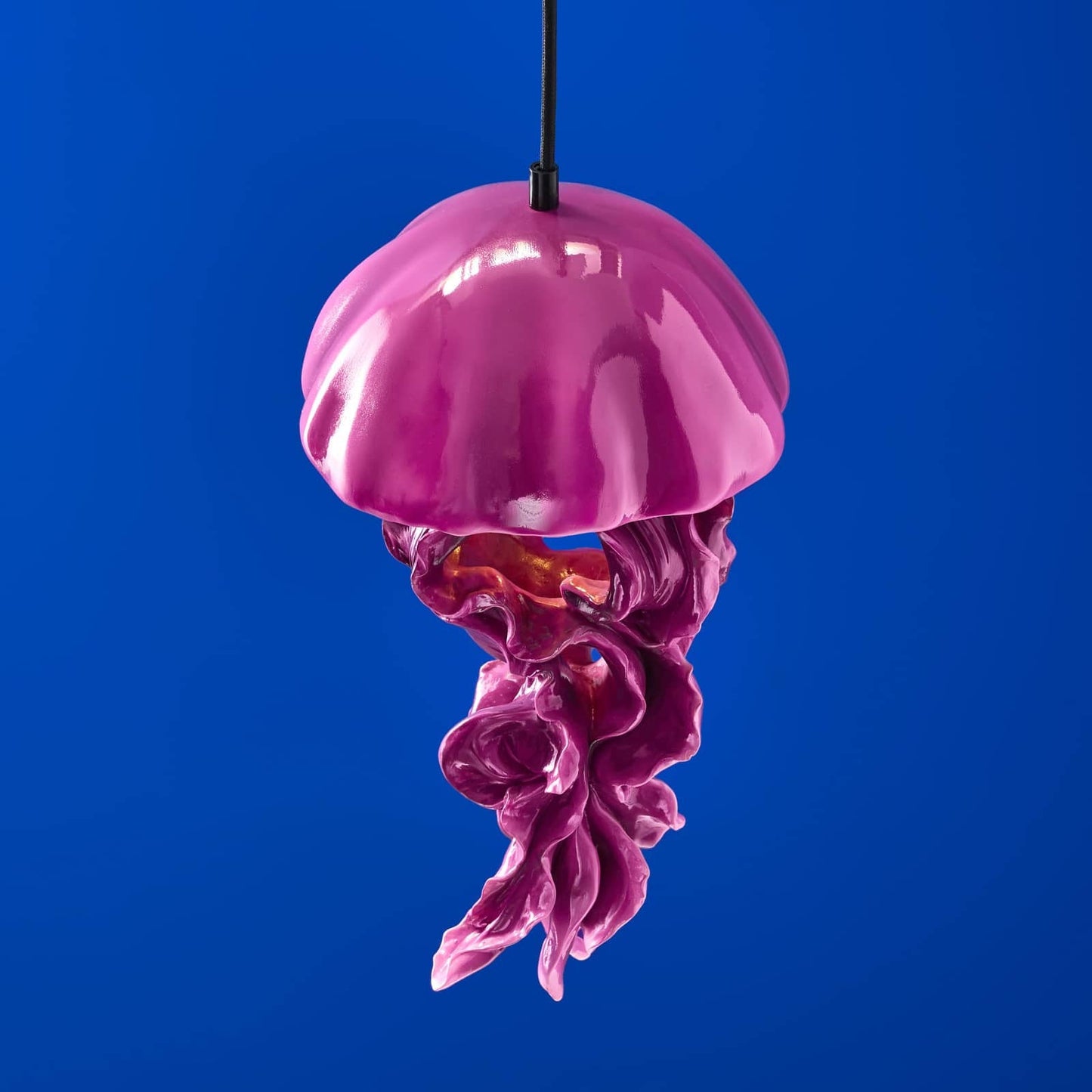 Purpurové stropní svítidlo medúza Ava od WERNS | VESIMI Design | Luxusní koupelny a interiérový design