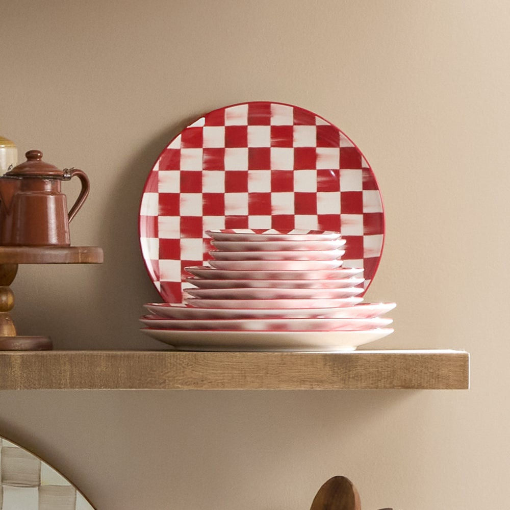 Sada 4 dezertních talířů Cherry Check od MacKenzie-Childs, kamenina, s červeným kostkovaným vzorem, Waterfall Bathrooms.
