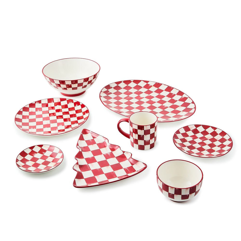 Sada 4 hrnků Cherry Check od MacKenzie-Childs, kamenina, s červeným kostkovaným vzorem, Waterfall Bathrooms.