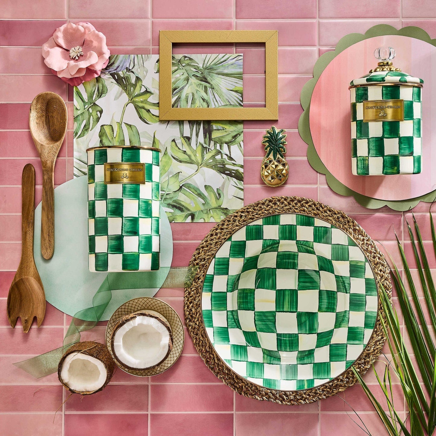 MacKenzie-Childs Sada na servírování salátu Emerald Check, smaltovaná mísa a dřevěný příbor, zelené kostky, Waterfall Bathrooms