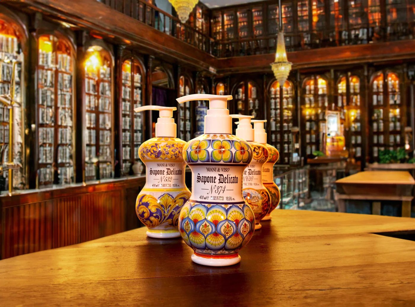Tekuté mýdlo na ruce a obličej Rudy Profumi Gli Albarelli 452 Granatum, s vůní Zázvoru a Granátového Jablka, 400 ml.
