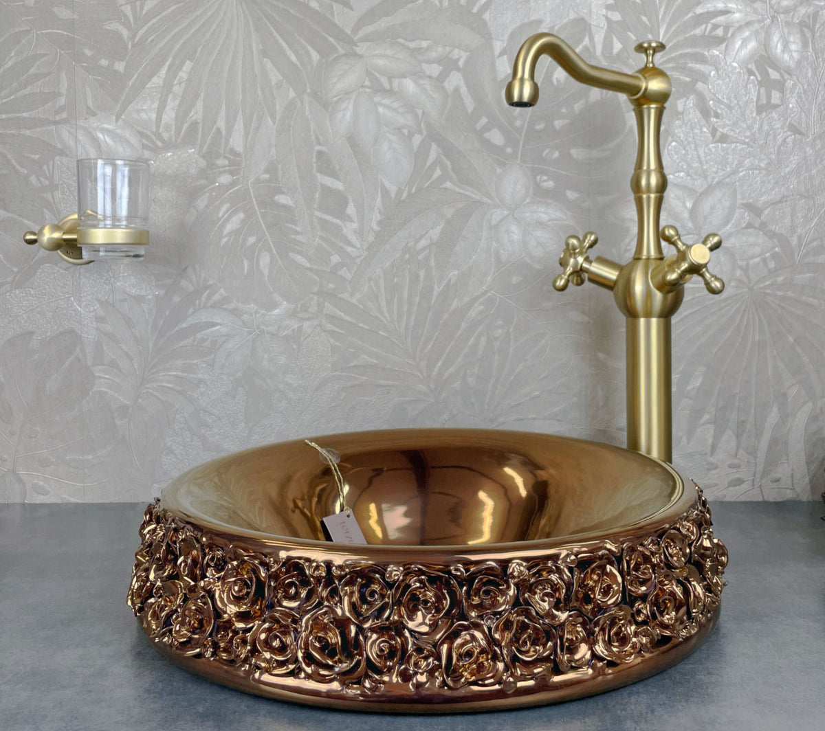 Luxusní zlatá matná umyvadlová baterie na desku Deira Satin Gold