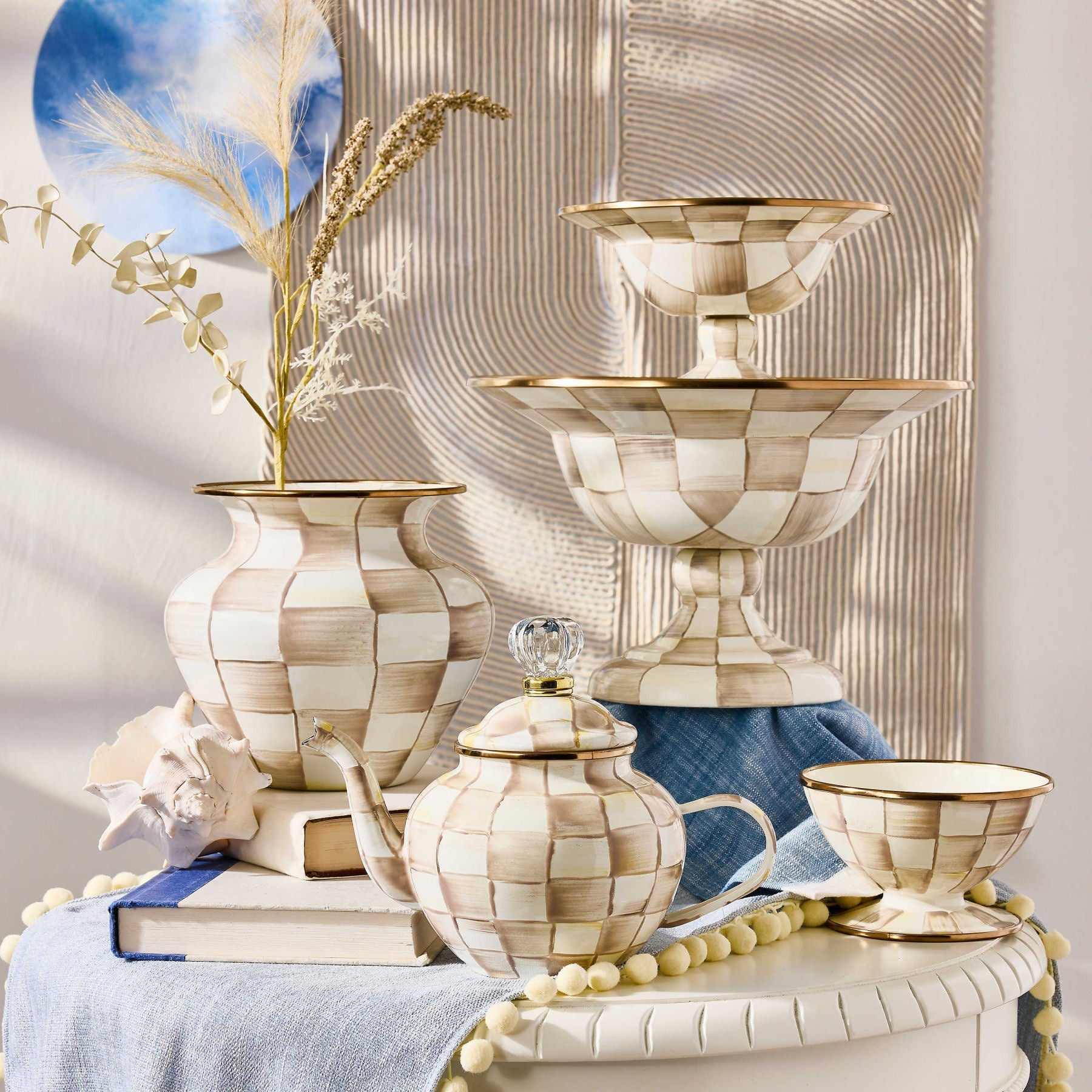 MacKenzie-Childs Velká váza Mocha Check, smaltovaná ocel, hnědé kávové kostky, Waterfall Bathrooms