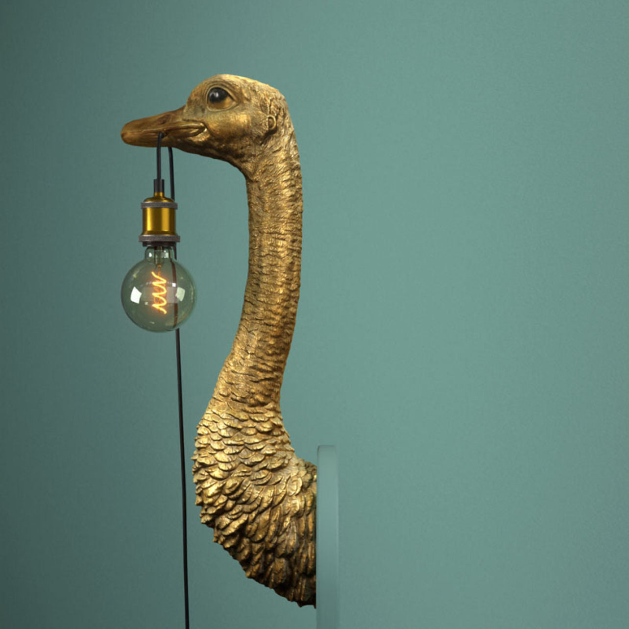 Nástěnná designová lampa na zeď pštros Franz Josef, zlatá