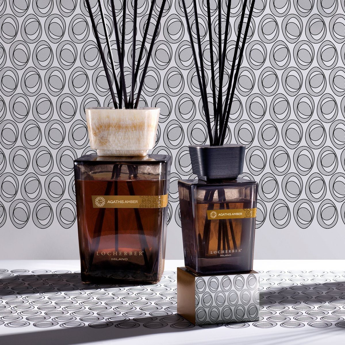 Aroma difuzér Agathis Amber od Locherber Milano, vůně ambra, vanilka, kadidlo a santalové dřevo, Waterfall Bathrooms.