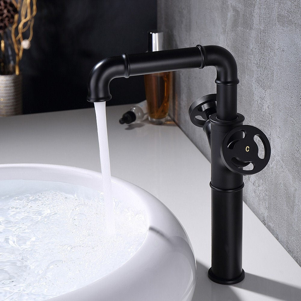 Vysoká černá matná kohoutková baterie k umyvadlu na desku v industriálním stylu Waterfall Bathrooms