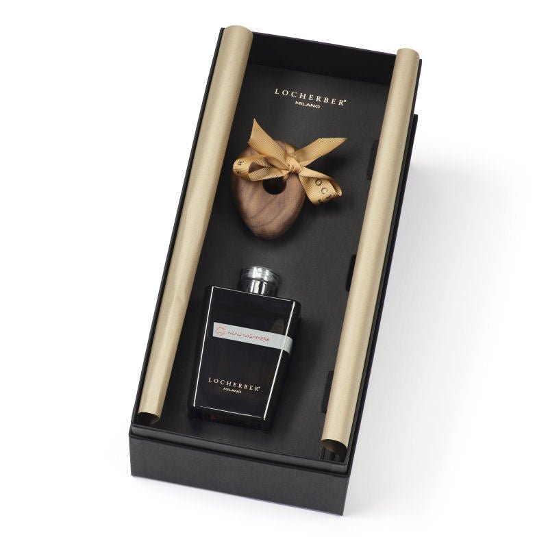 Dárková sada Aroma difuzér Azad Kashmere (250 ml) Skyline s terakotovým víčkem a dárkovou krabicí, vůně bergamot, jasmín a vanilka, Waterfall Bathrooms.