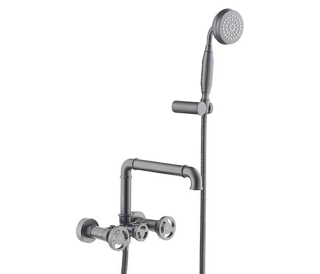 Nástěnná vanová baterie v designu vodovodních trubek v barvě broušený nikl se sprchovým setem Waterfall Bathrooms