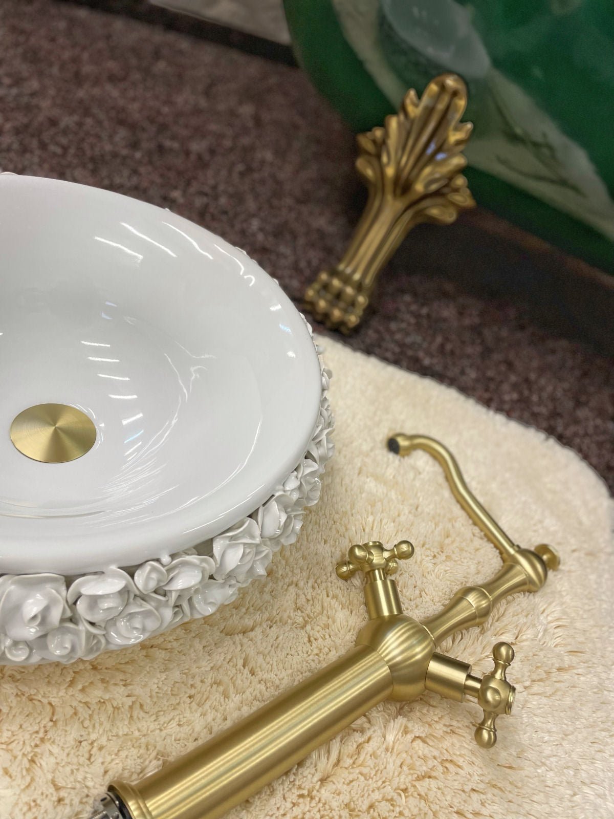 Luxury Hand painted Porcelain Bouquet Bathroom Sink by Terzofoco - |VESIMI Design| Luxury and Rustic bathrooms online