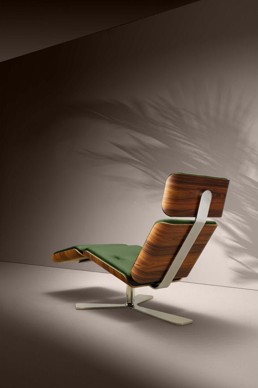 Luxusní zelená kožená lenoška Armadillo 7 od Altek Italia Design s elegantním dřevěným korpusem a chromovanou podnoží. - Waterfall Bathrooms