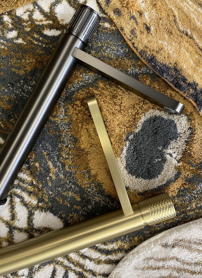 Gun Metal a Opera Satin Gold matné baterie, šedá gun metal, matná zlatá koupelna