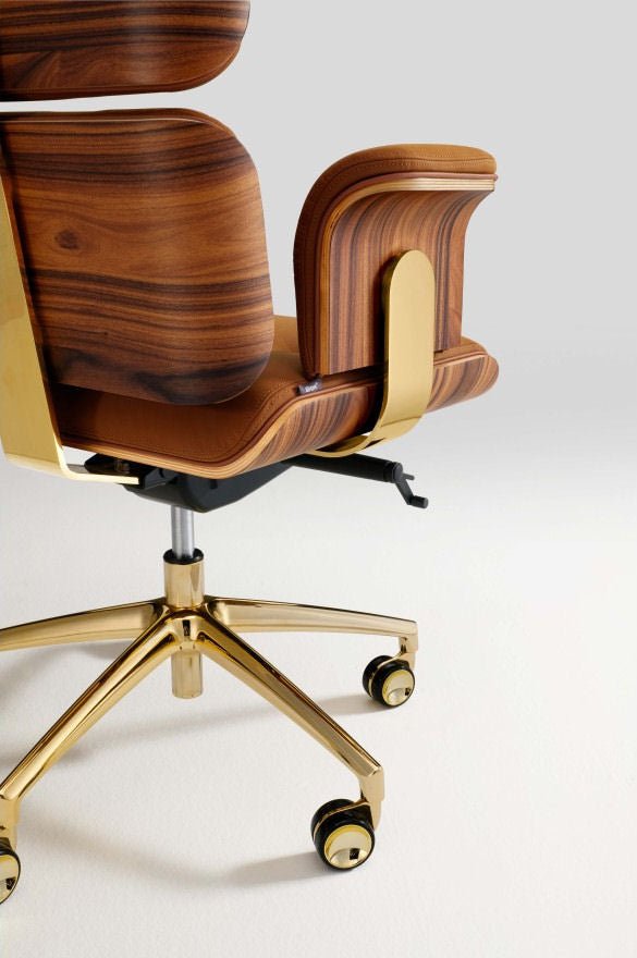 Luxusní pozlacené kancelářské křeslo Armadillo 2 z terakotové nubukové kůže od Altek Italia Design představuje vrchol prémiové elegance. - Waterfall Bathrooms