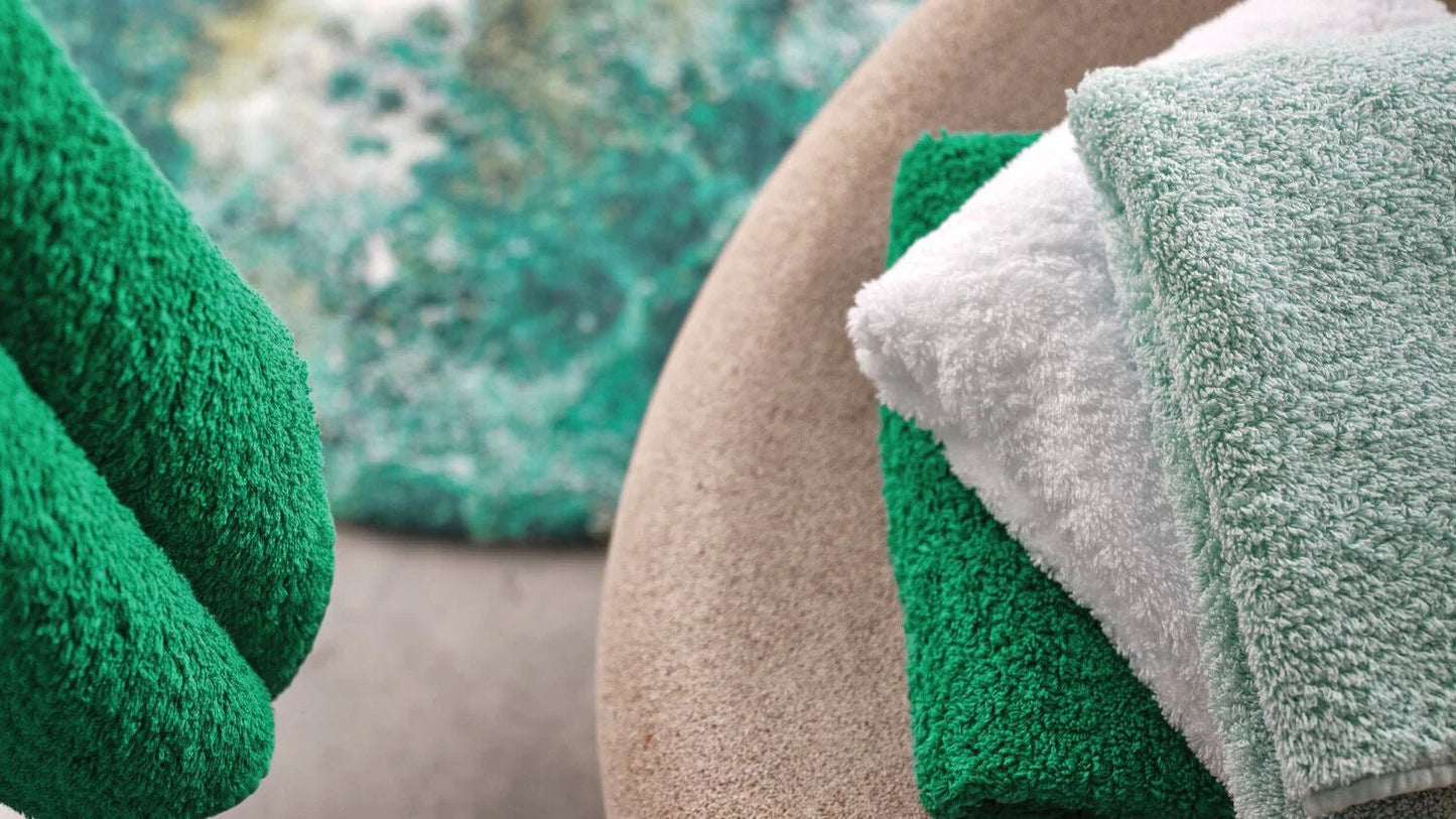 Luxusní ručník z egyptské bavlny ve smaragdově zelené barvě Emerald Super Pile Abyss & Habidecor Waterfall Bathrooms