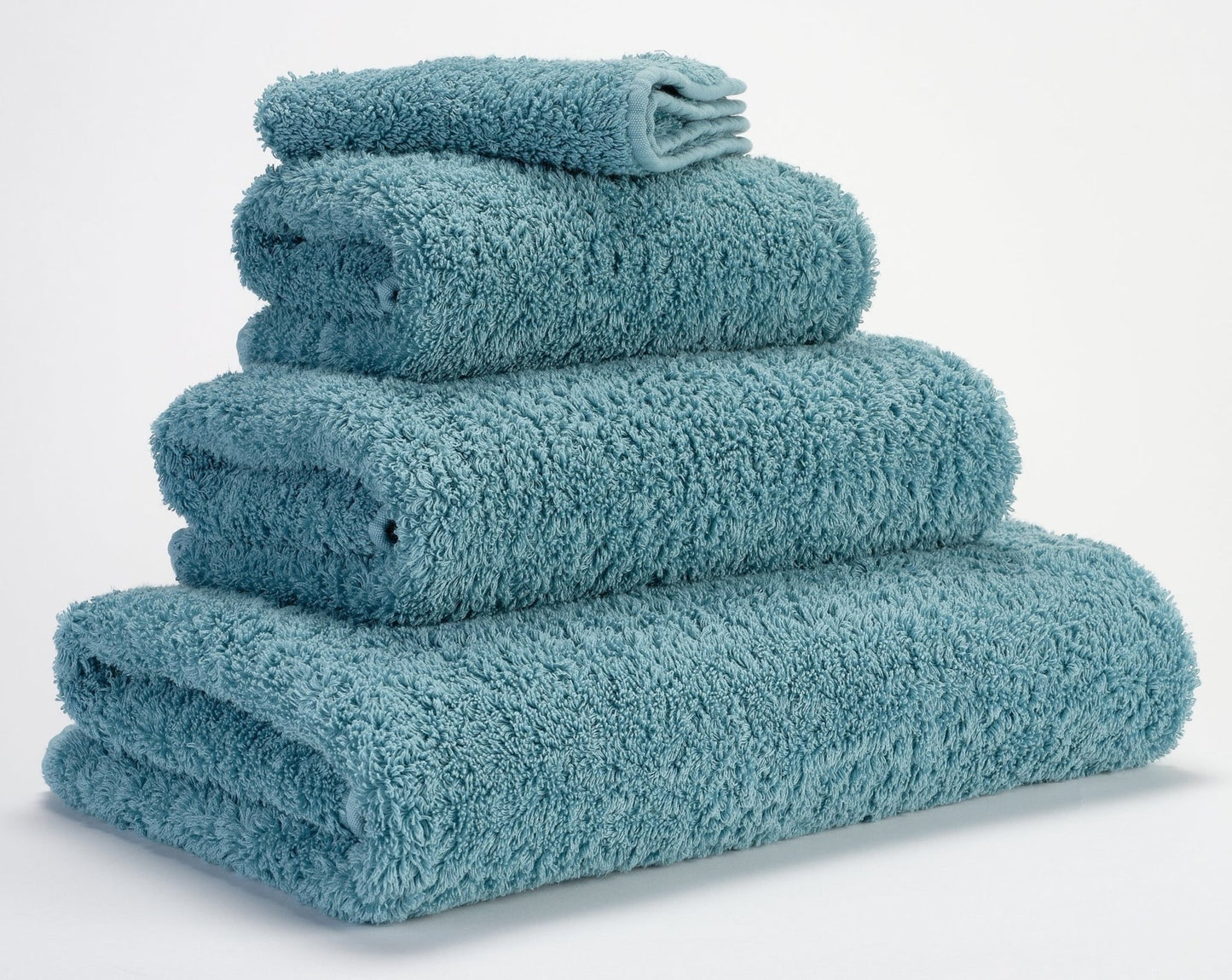 Luxusní sytě modrý froté ručník s vysokou gramáží Super Pile Abyss Habidecor Waterfall Bathrooms